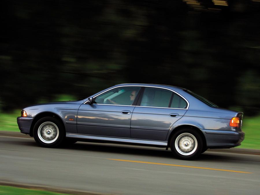  BMW 525i Sedan 2000 года  (фото 3 из 13)